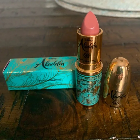 🧞‍♂️LE🧞‍♂️MAC Aladdin Collection Matte Lipstick- Princess Incognito